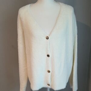 🆕️ a new day Fuzzy White Button Cardigan NWOT 1X